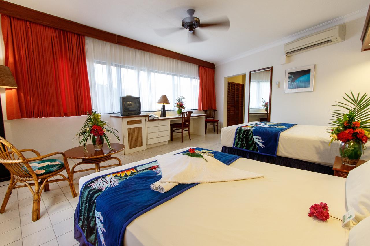 Manta Ray Bay Resort โคโลเนีย ภายนอก รูปภาพ