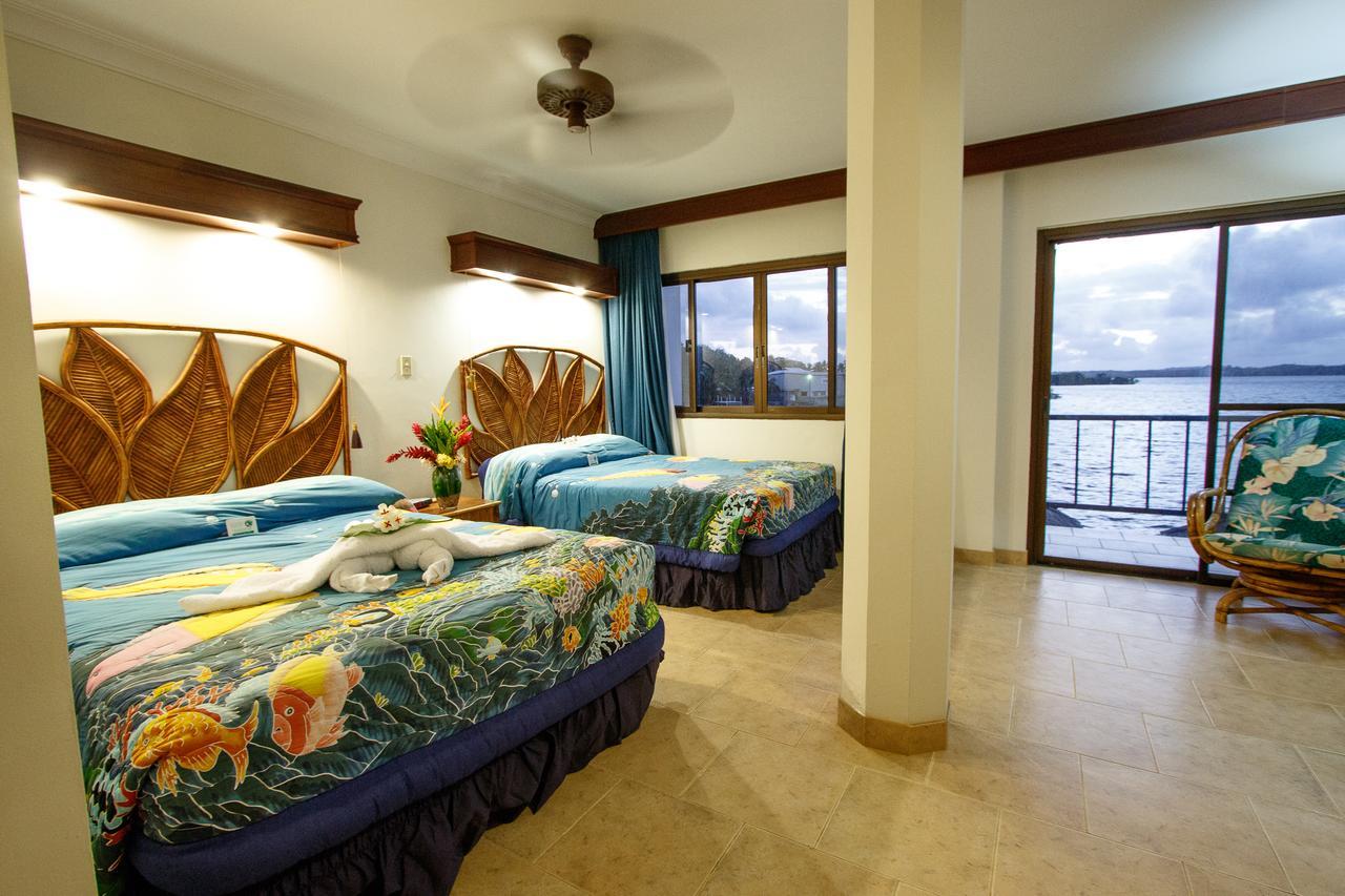 Manta Ray Bay Resort โคโลเนีย ภายนอก รูปภาพ