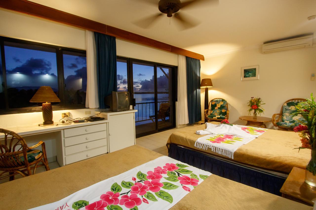Manta Ray Bay Resort โคโลเนีย ภายนอก รูปภาพ