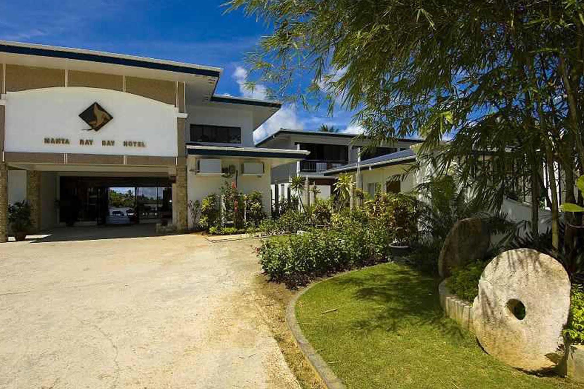 Manta Ray Bay Resort โคโลเนีย ภายนอก รูปภาพ